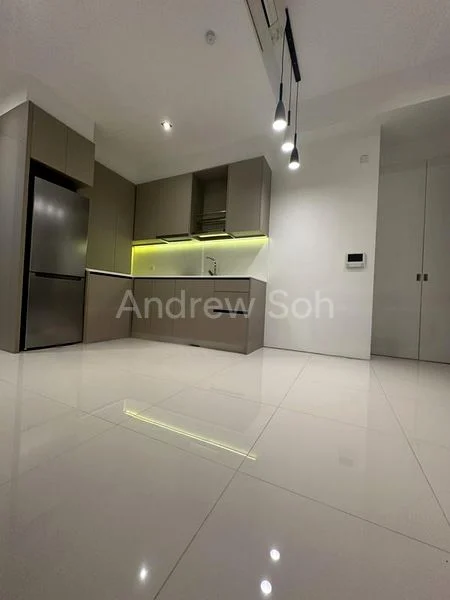 THE ENCLAVE . HOLLAND 3