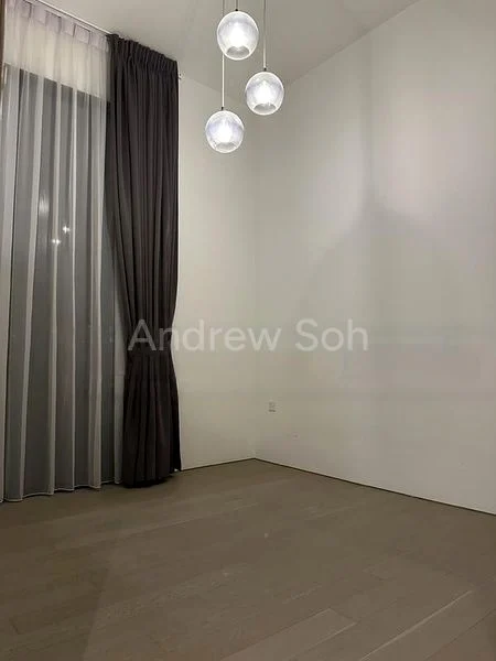 THE ENCLAVE . HOLLAND 4