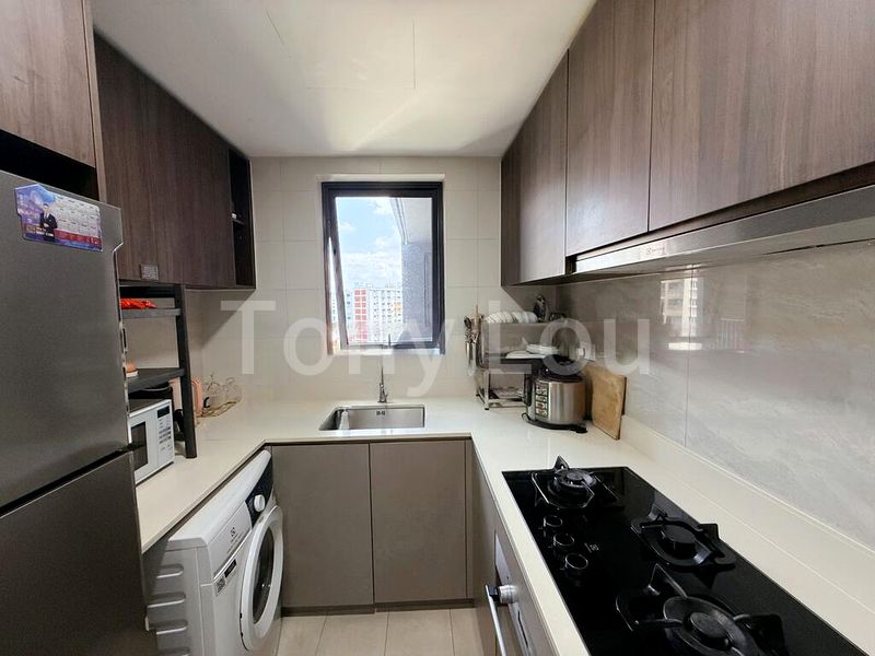 RIVERFRONT RESIDENCES 10