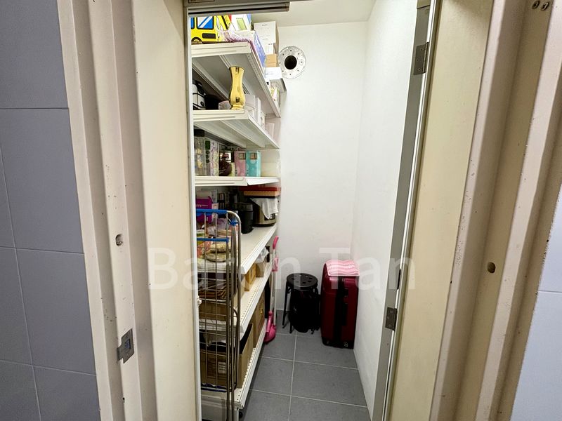 ILLUMINAIRE ON DEVONSHIRE 7