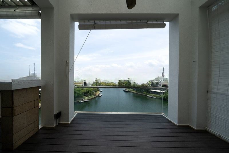 THE BERTH BY THE COVE 7