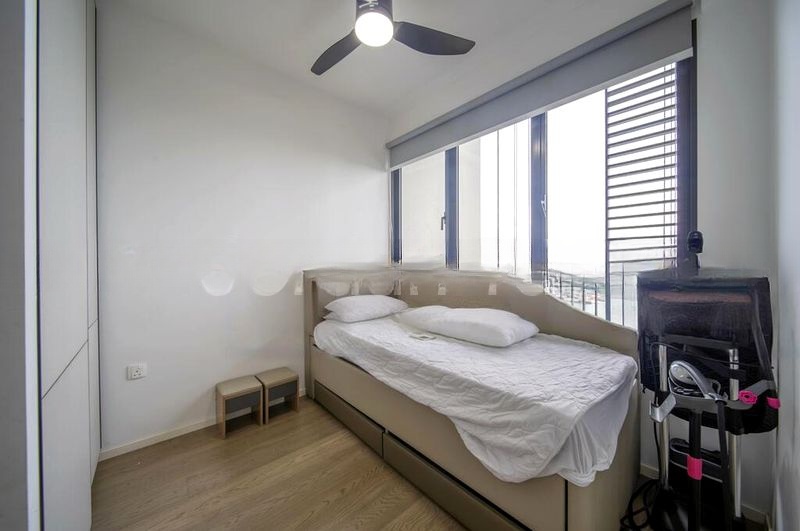 AVENUE SOUTH RESIDENCE 7