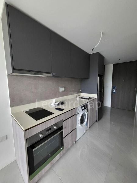 RIVERFRONT RESIDENCES 6