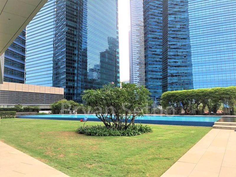 MARINA BAY RESIDENCES 10