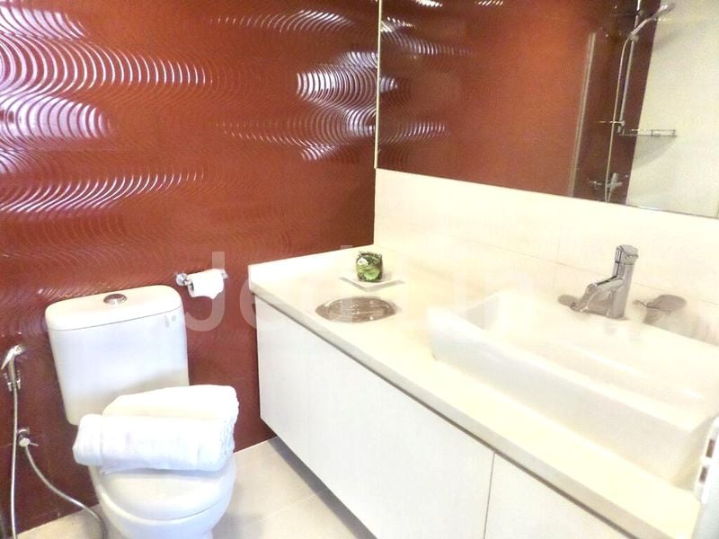 INTERNATIONAL PLAZA 2