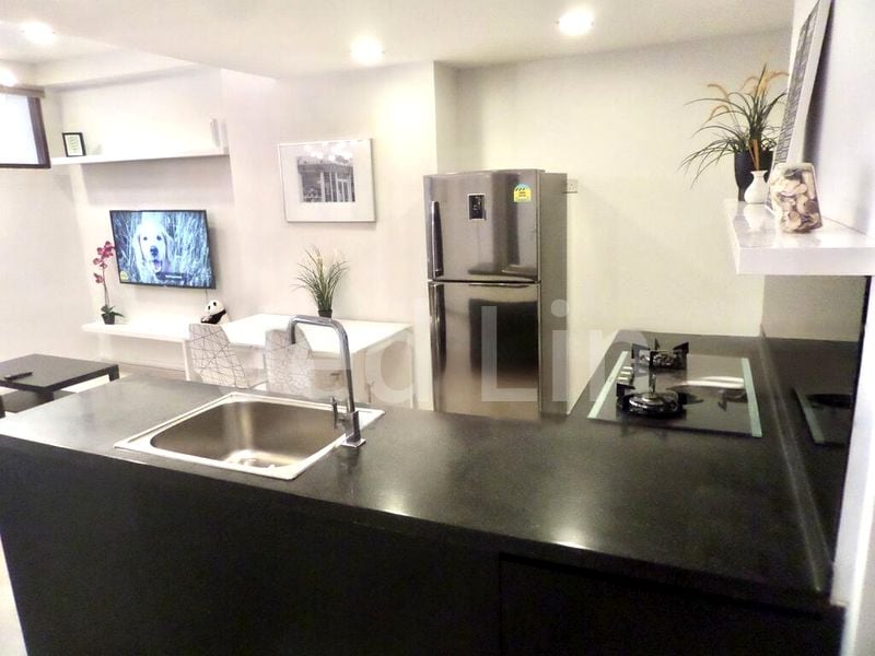 INTERNATIONAL PLAZA 5