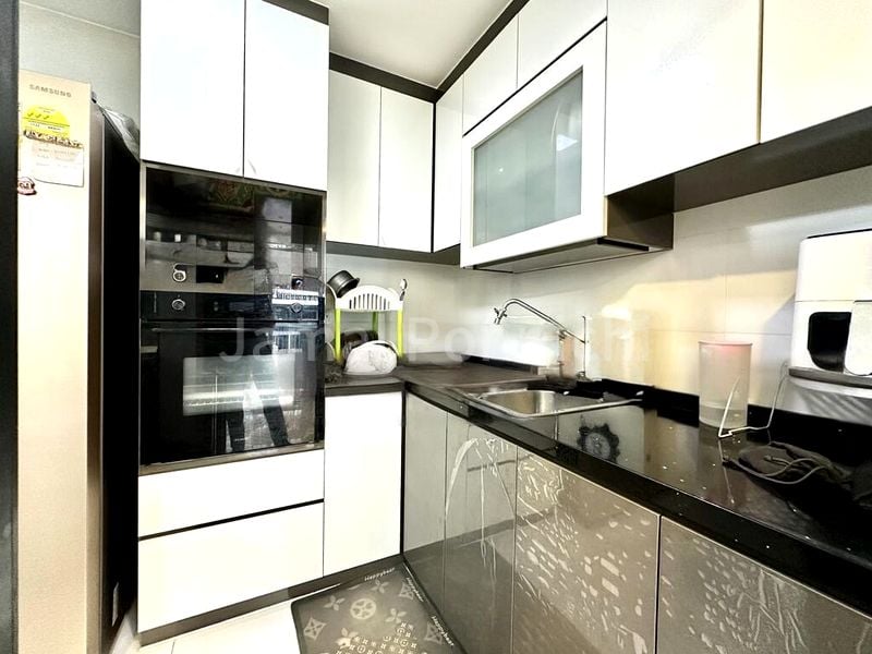 SKYPARK RESIDENCES 8