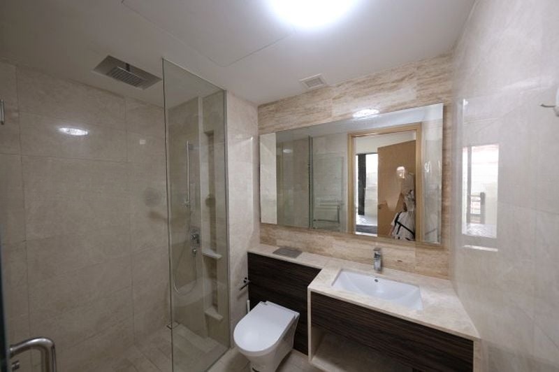 COMMONWEALTH TOWERS 11