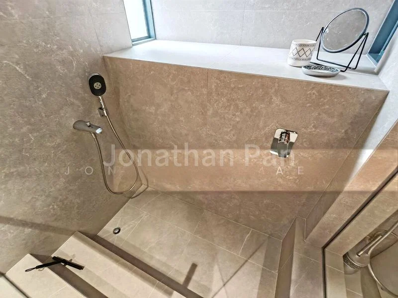 THE PIER AT ROBERTSON 6