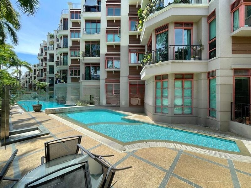 THE EDGEWATER 15