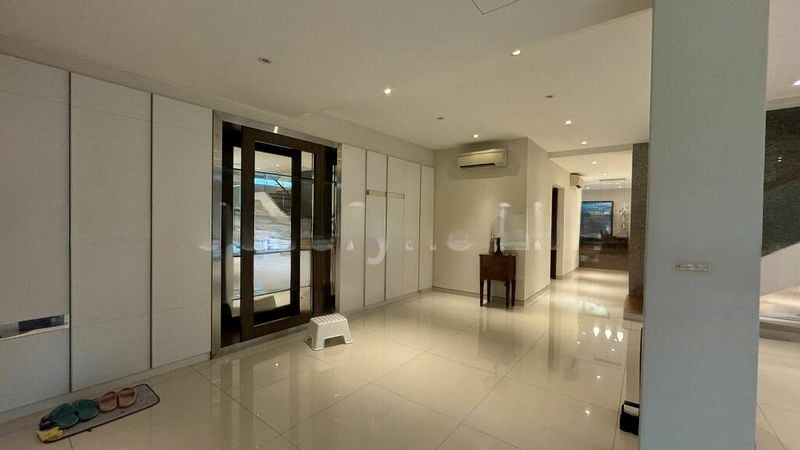 BUKIT LOYANG ESTATE 6