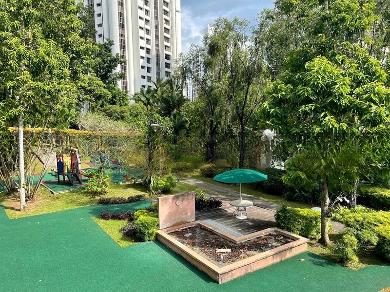 LEONIE TOWERS 12