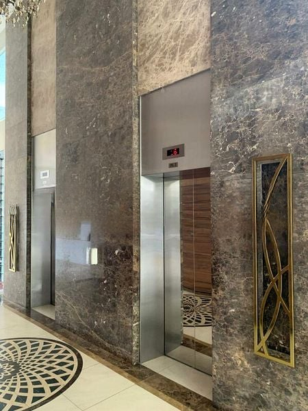 ELIZABETH HEIGHTS 10