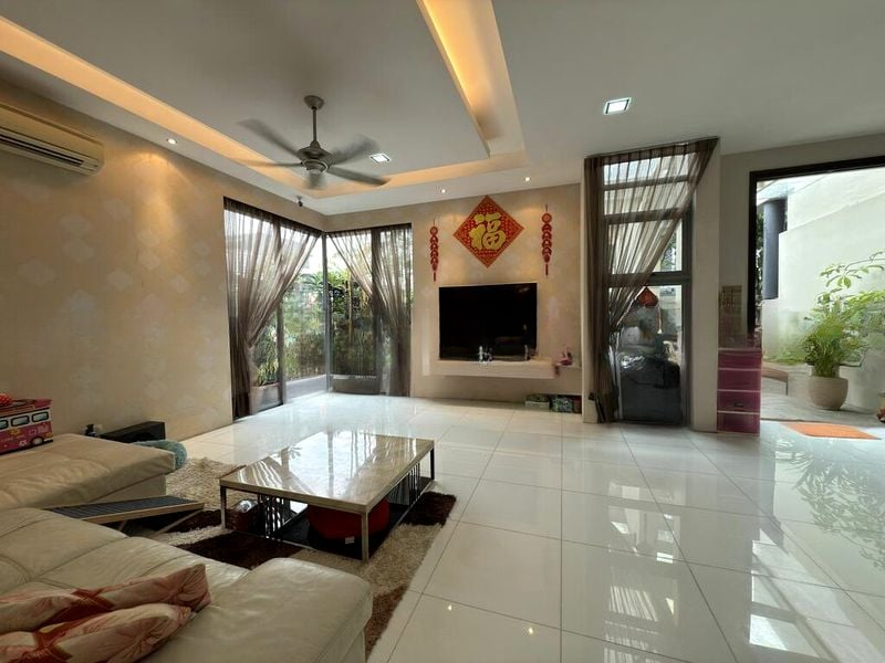 SELETAR HILLS ESTATE 8