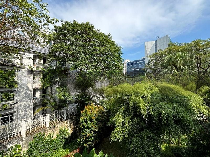 THE BALMORAL 10