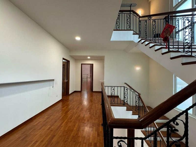 WOODGROVE ESTATE 7