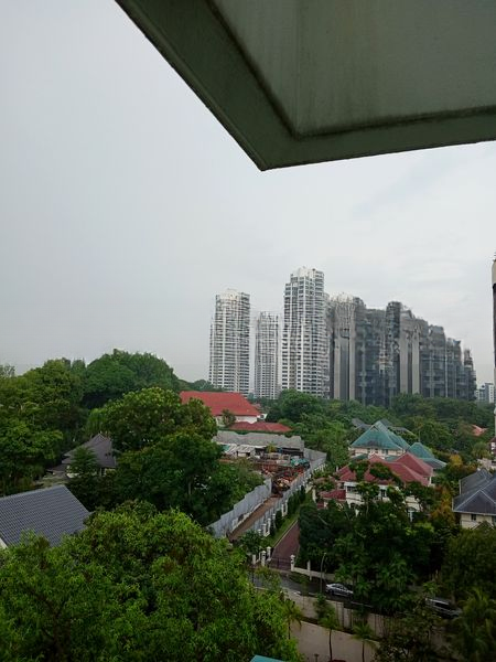 HOLLAND COURT 1