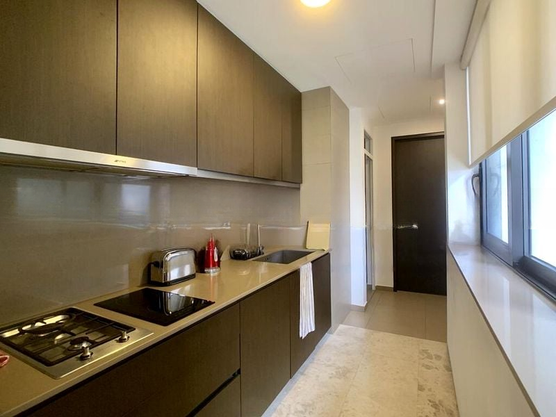 CENTENNIA SUITES 10