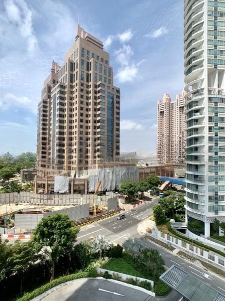 CENTENNIA SUITES 9