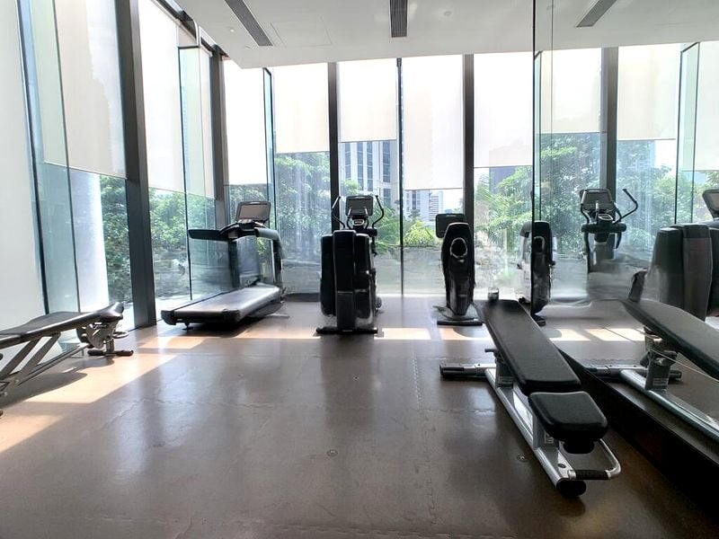 CENTENNIA SUITES 7