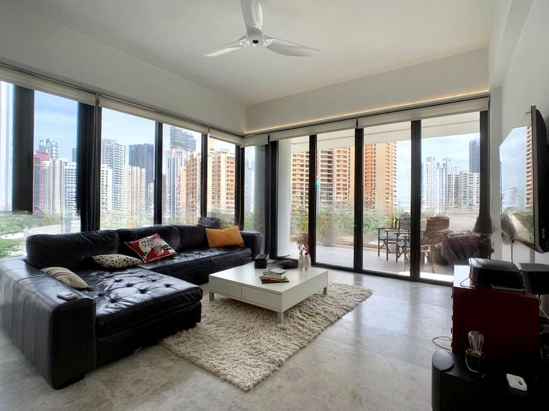 CENTENNIA SUITES 1
