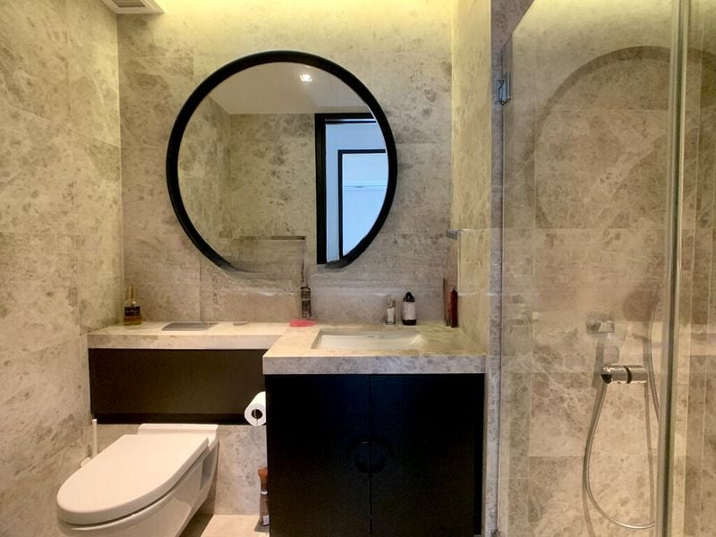 CENTENNIA SUITES 12