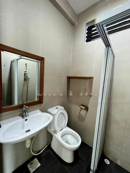 TEACHER'S HOUSING ESTATE 4