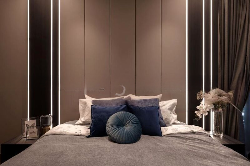 LUXUS HILLS 7