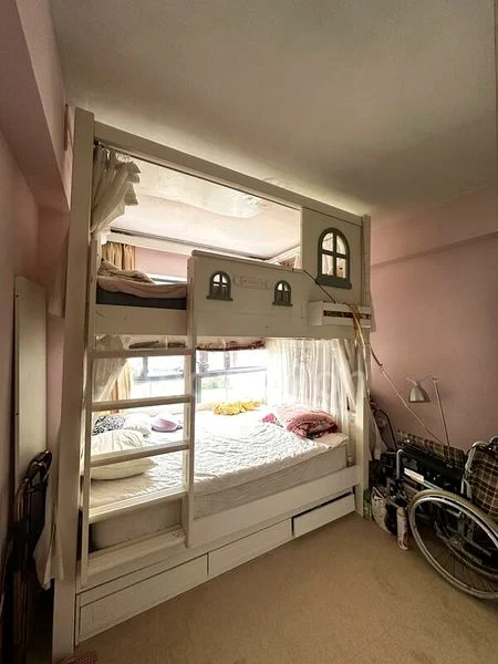 BEDOK RESERVOIR CRES 7