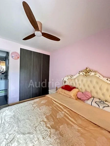 BEDOK RESERVOIR CRES 11