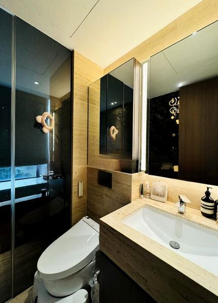 RIVERGATE 1