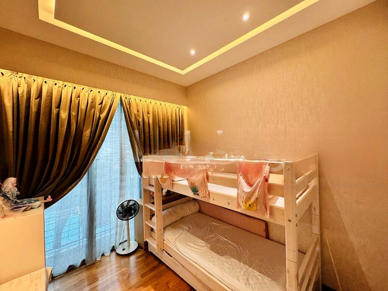 RIVERGATE 5