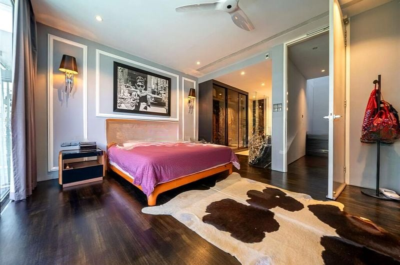SEVEN CRESCENT 12