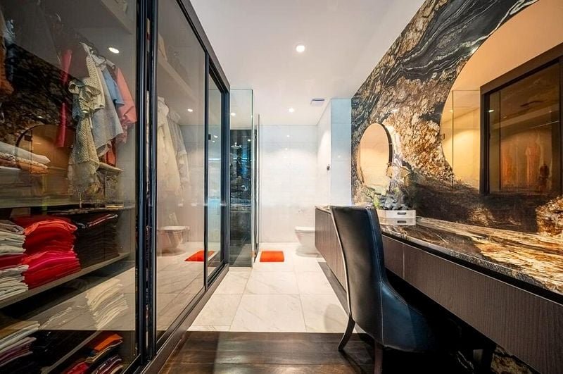 SEVEN CRESCENT 13