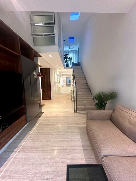 EMERALD APARTMENTS 6