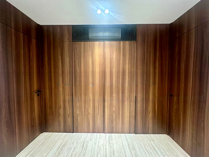 EMERALD APARTMENTS 4
