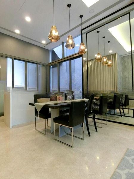 SEVEN CRESCENT 1