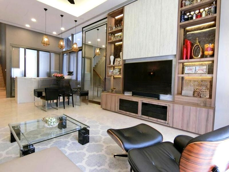 SEVEN CRESCENT 5
