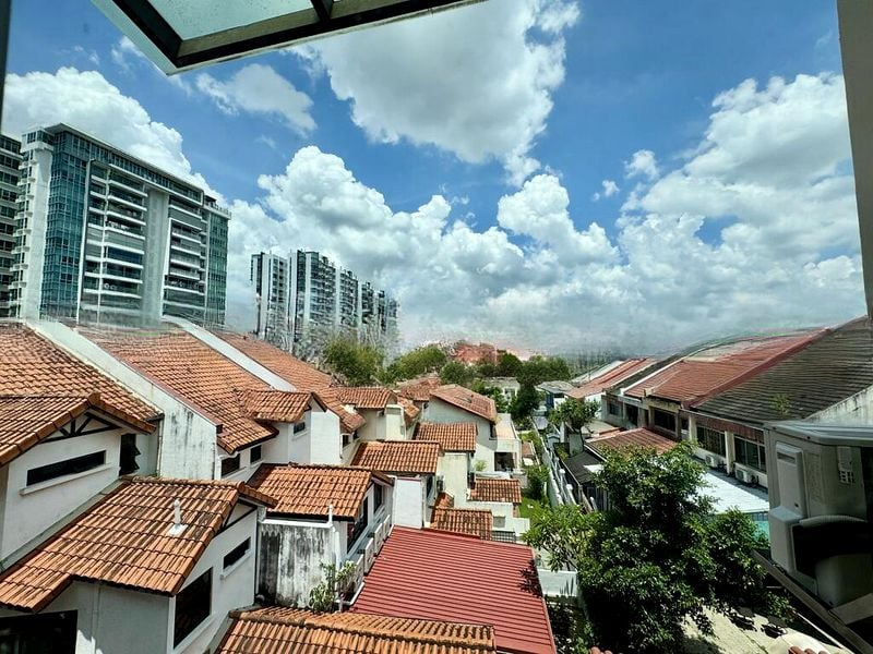 THE COURTYARD 7