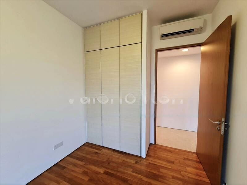 THE SEAFRONT ON MEYER 7