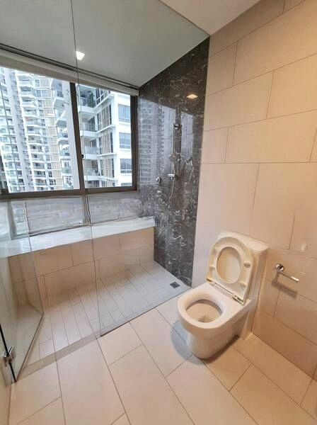 THE SEAFRONT ON MEYER 9