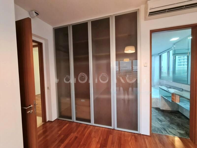 THE SEAFRONT ON MEYER 2