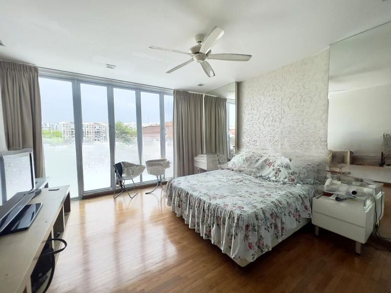 SEMBAWANG SPRINGS ESTATE 8