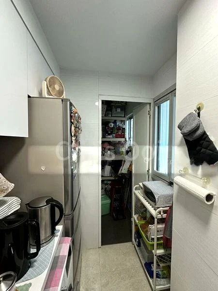 EIGHT RIVERSUITES 13