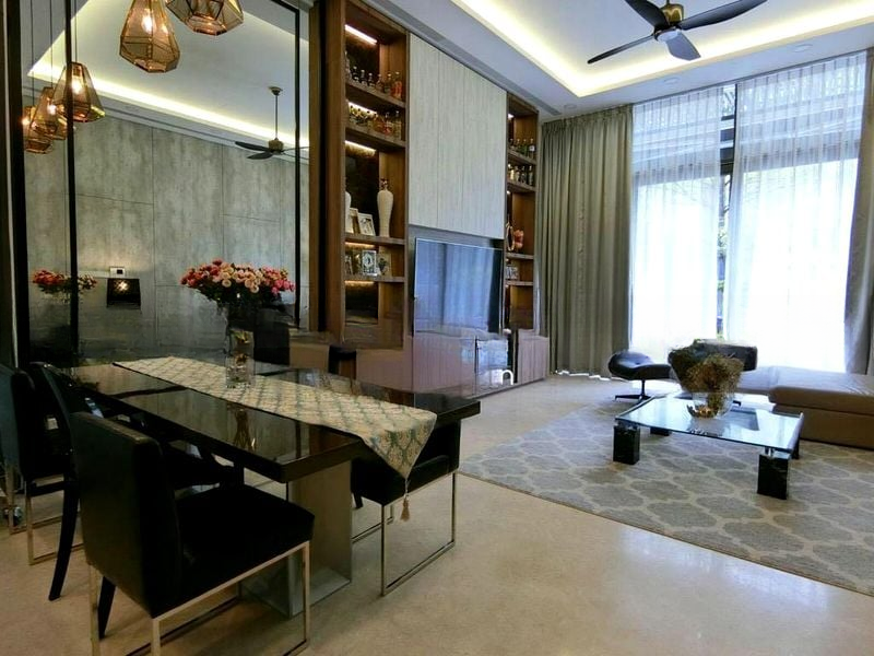 SEVEN CRESCENT 2