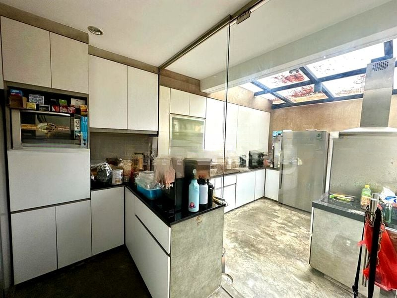 THOMSON HILLS ESTATE 9