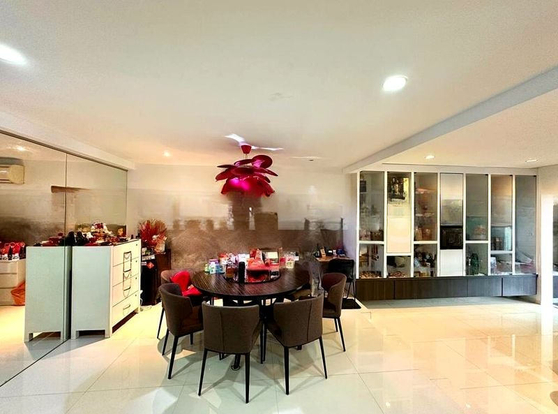 THOMSON HILLS ESTATE 2