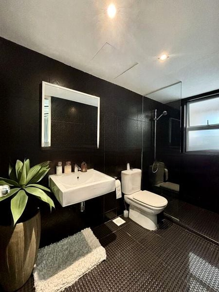PEPYS HILL CONDOMINIUM 9