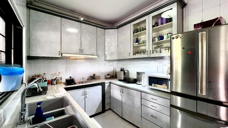 38 I SUITES 2