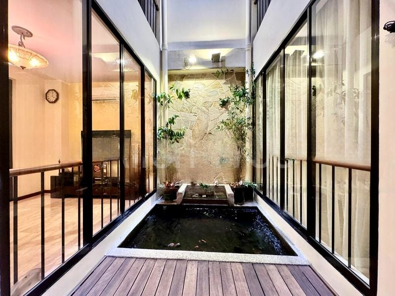 PEAKVIEW ESTATE 8